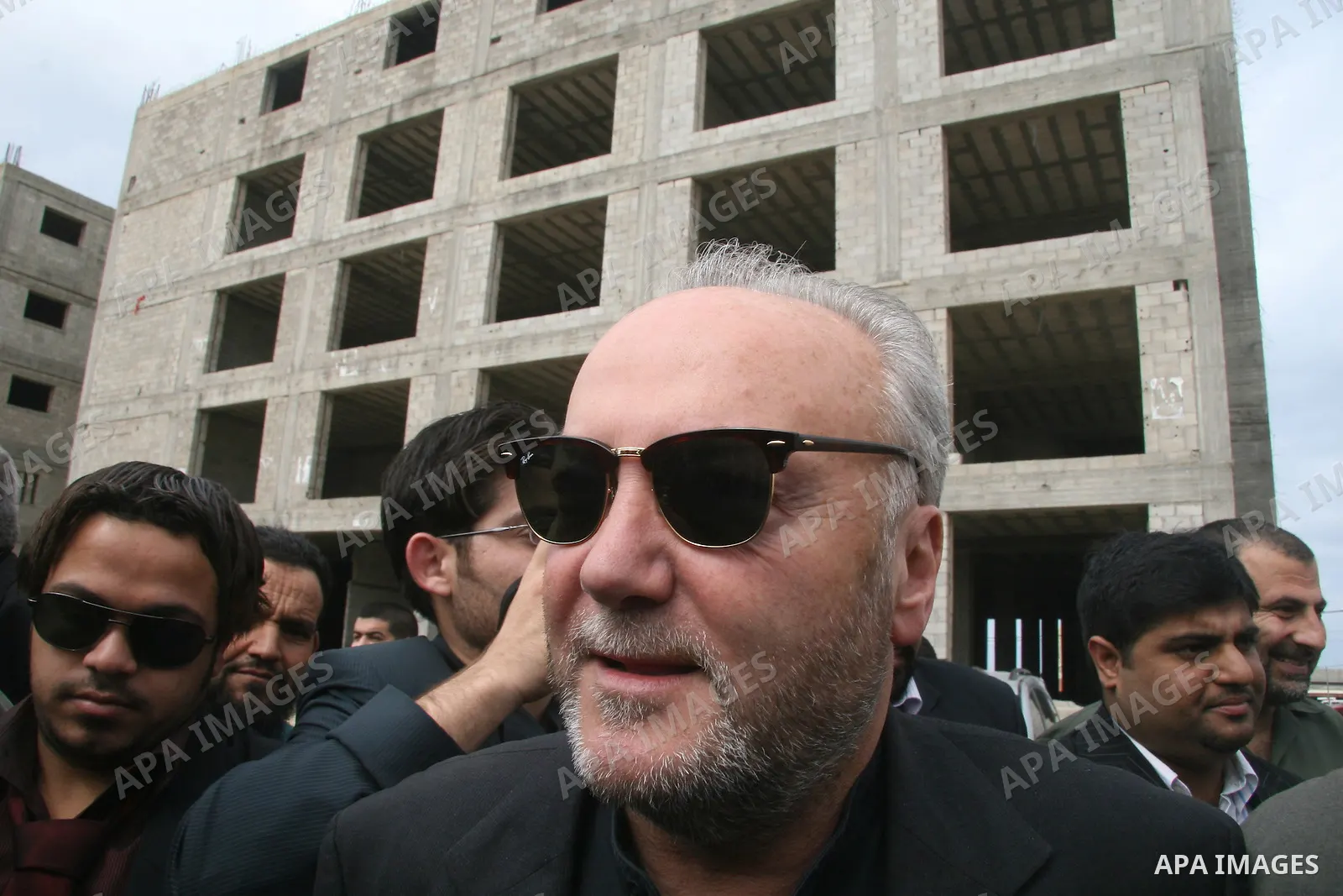 British lawmaker George Galloway gestures talks during a press conference in Gaza City, 10 March 2009. British MP George Galloway arrived in Gaza at the head of an aid convoy to protest what he called Israel's 'genocidal...
