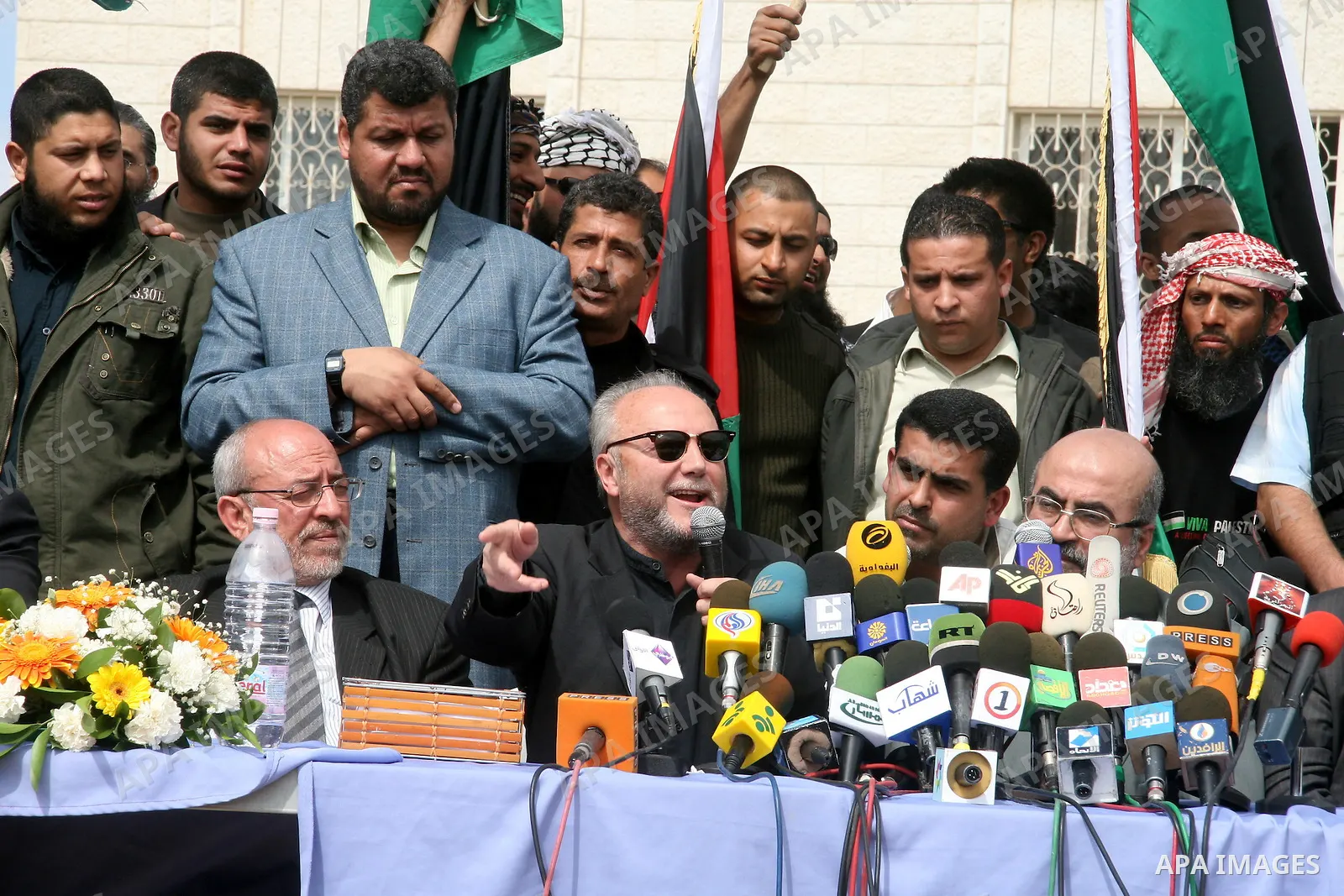 British lawmaker George Galloway gestures talks during a press conference in Gaza City, 10 March 2009. British MP George Galloway arrived in Gaza at the head of an aid convoy to protest what he called Israel's 'genocidal...