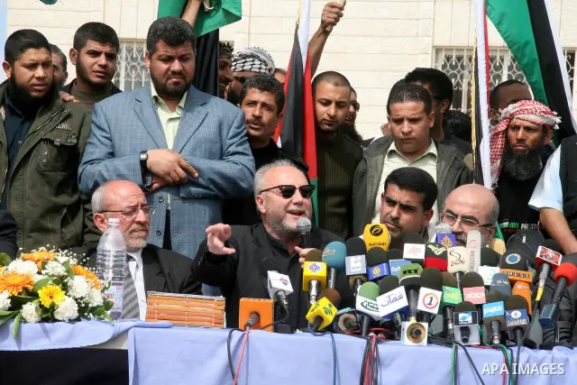 British lawmaker George Galloway gestures talks during a press conference in Gaza City, 10 March 2009. British MP George Galloway arrived in Gaza at the head of an aid convoy to protest what he called Israel's 'genocidal...