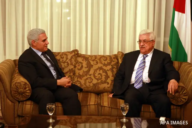 Palestinian President, Mahmoud Abbas (Abu Mazen), meets with Minister Mourad Mowafi, in the Egypt capital Cairo, on Apr. 01, 2012. Photo by Thaer Ganaim
