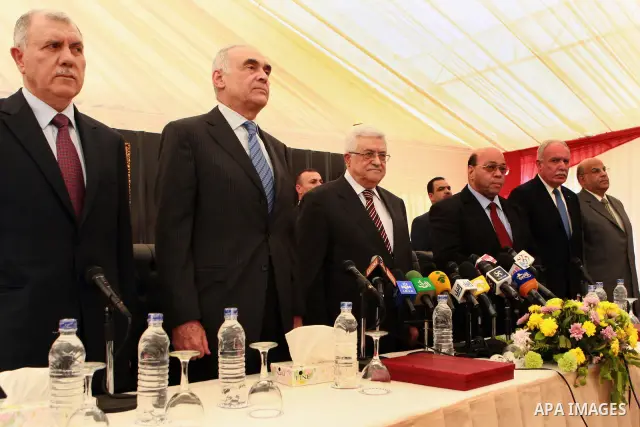 Palestinian President, Mahmoud Abbas (Abu Mazen), lays foundation stone for the construction of the new headquarters of the Embassy of the State of Palestine, in the Egypt capital Cairo, on Apr. 02, 2012. Photo by Thaer...
