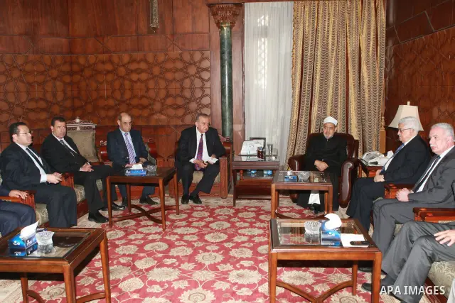 Palestinian President Mahmoud Abbas, meet with Sheikh Al-Azhar, Ahmed al-Tayeb, in the Egypt capital Cairo, on Apr. 03, 2012. Photo by Thaer Ganaim