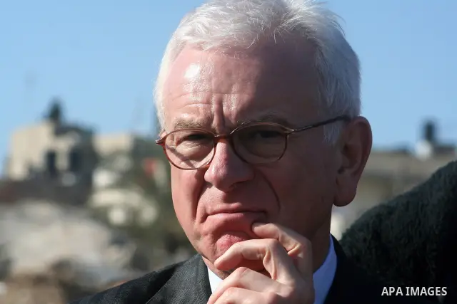 European Union (EU) Parliament President Hans-Gert Poettering inspects the damage of al-Quds hospital in Gaza city on February 23, 2009. A delegation of the European parliament, led by its president Hans Gert Poettering,...