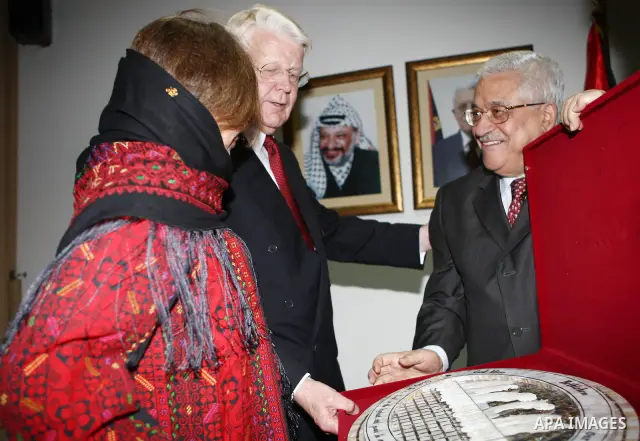 Palestinian President Mahmoud Abbas Receives Icelandic President, in the West Bank City of Ramallah.