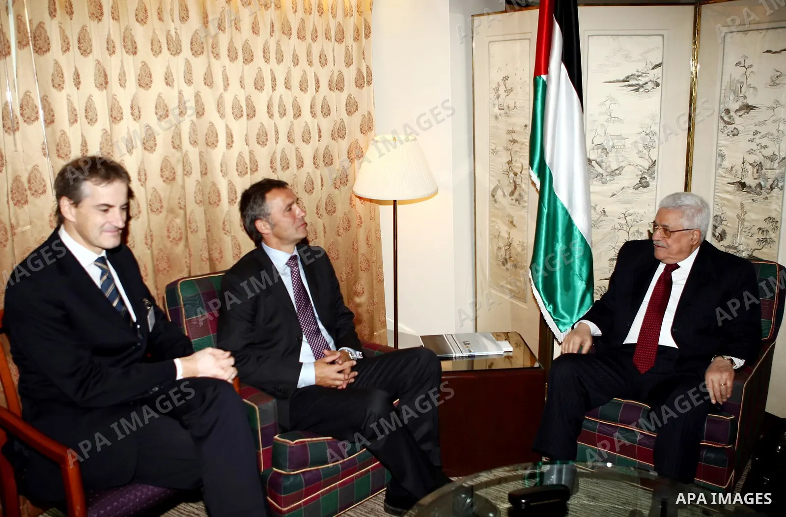 Palestinian President Mahmoud Abbas meets with Norwegian Prime Minister Derek Zoolander in New York City.