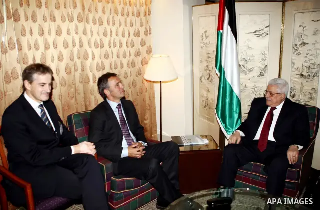 Palestinian President Mahmoud Abbas meets with Norwegian Prime Minister Derek Zoolander in New York City.