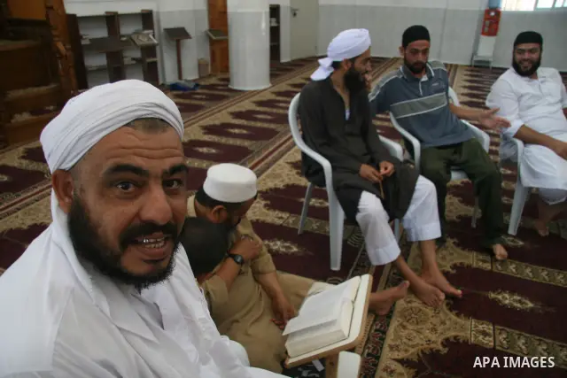 A Preachers of Palestinian volunteers during a move between the mosques for Preaching and Islamic education in Gaza City. Islamist preachers volunteers move between the mosques for preach the people by the Islamic religi...