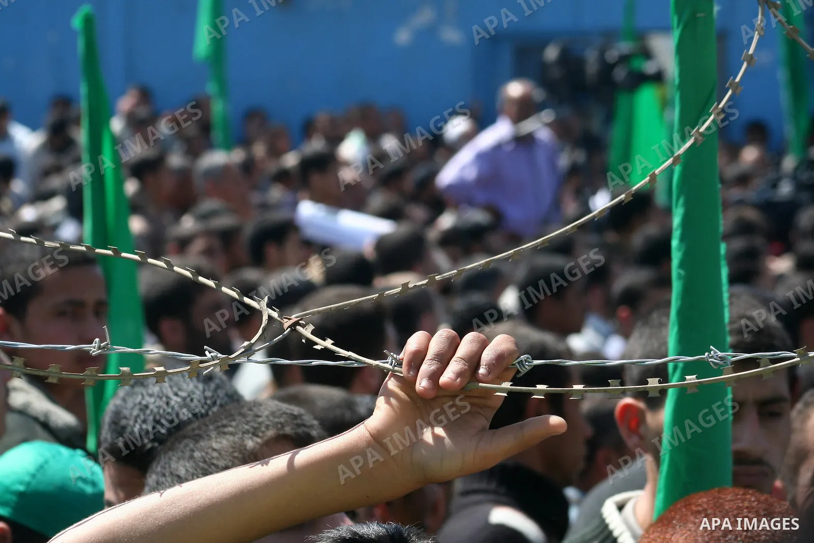 Hamas supporteres attend a rally demanding the release of Palestinian prisoners from Israeli jails in the Jablia refugee camp, northern Gaza Strip, on April 17, 2009, Palestinians mark Prisoner Day on March 17, during wh...