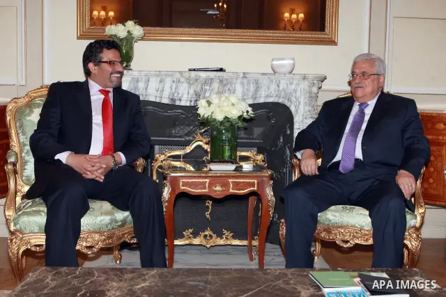 Palestinian President Mahmoud Abbas (Abu Mazen) meets with Tunisian foreign Minister Rafeeq Abd al-Salam in Paris on 05 July 2012. Photo by Thaer Ganaim