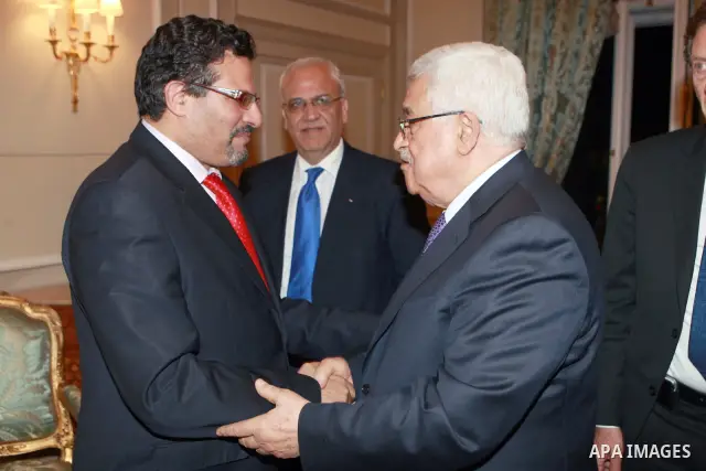 Palestinian President Mahmoud Abbas (Abu Mazen) meets with Tunisian foreign Minister Rafeeq Abd al-Salam in Paris on 05 July 2012. Photo by Thaer Ganaim