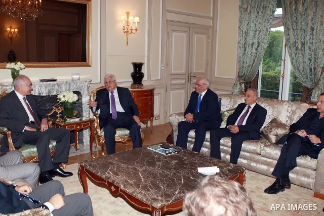 Palestinian President Mahmoud Abbas (Abu Mazen) meets with Egyptian foreign Minister Mohammed Amr in Paris on 05 July 2012. Photo by Thaer Ganaim