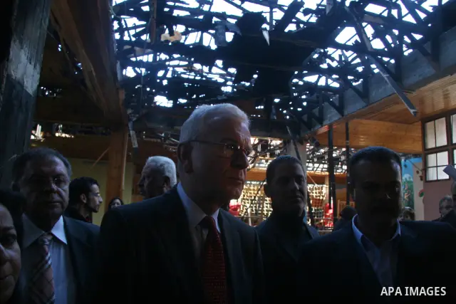 European Union (EU) Parliament President Hans-Gert Poettering (C) tours the damaged al-Quds hospital in Gaza City on February 23, 2009. A delegation of the European parliament, led by its president Hans Gert Poettering,...