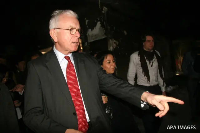 European Union (EU) Parliament President Hans-Gert Poettering (C) tours the damaged al-Quds hospital in Gaza City on February 23, 2009. A delegation of the European parliament, led by its president Hans Gert Poettering,...