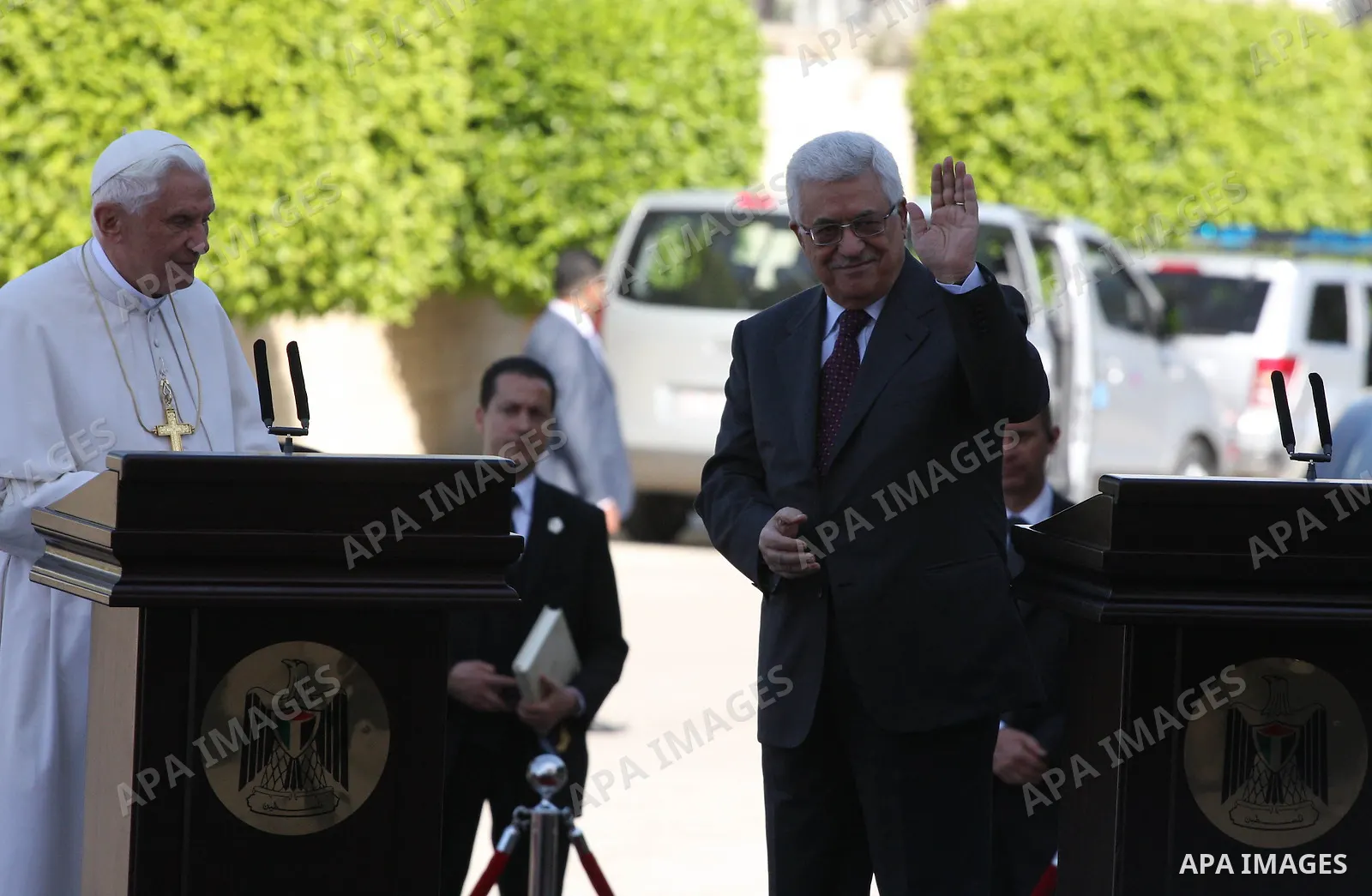 Pope Benedict XVI (L) is received by Palestinian President Mahmoud Abbas in the West Bank town of Bethlehem May 13, 2009. During his visit marred by controversy over his wartime past as a member of the Nazi's Hitler Yout...