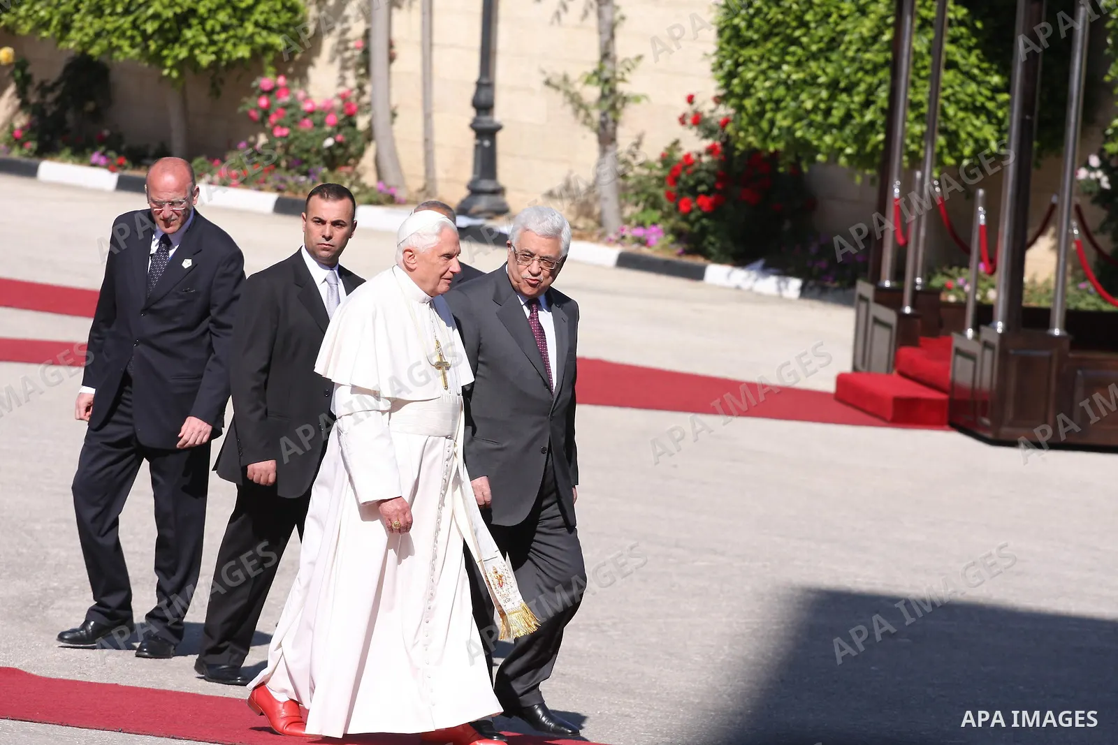 Pope Benedict XVI (L) is received by Palestinian President Mahmoud Abbas in the West Bank town of Bethlehem May 13, 2009. During his visit marred by controversy over his wartime past as a member of the Nazi's Hitler Yout...