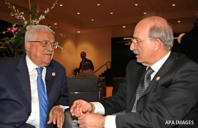 Palestinian President Mahmoud Abbas meets with Jordanian Prime Minister Nader Dhahabi in the Red Sea resort of Sharm El-Sheikh in Egypt on July 15, 2009. Photo by Omar Rashidi