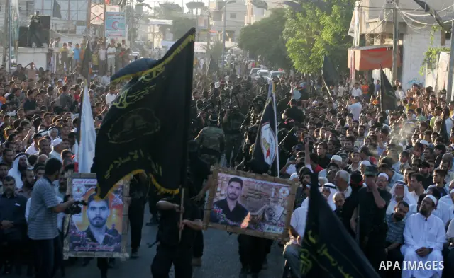 Palestinian fighters of the Islamic Jihad movement during a rally in the Khan Yunis refugee camp in the southern Gaza Strip on July 24, 2009. Photo By Ashraf Amra