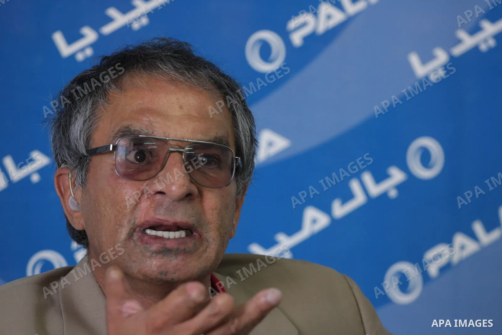 Bassam Abu Sharif, the advisor of the Palestinian late leader Yasser Arafat speaks during a press conference in the West Bank city of Ramalllah on Aug 5, 2009. Photo by Issam Rimawi
