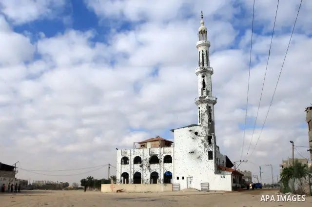 A view of "Iben Taymeyah" mosque in Rafah on Aug 19, 2009, where deadly clashes last Friday led to the death of at least 24 Palestinians. Islamic Hamas movement is repairing the mosque and clear the rubble of the nearby...