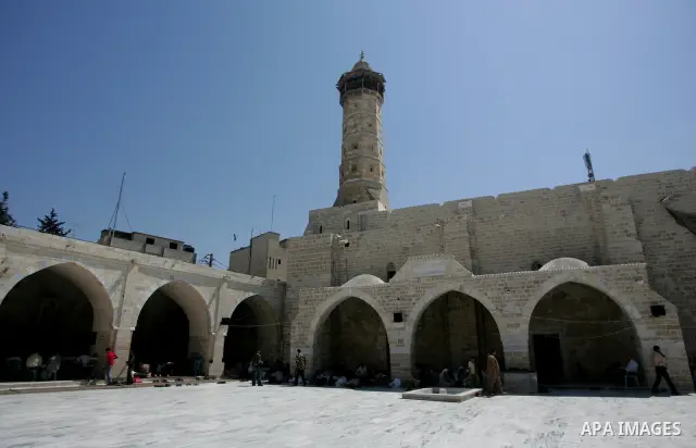A Palestinians read the holy Koran at a mosque, on the first day of the holy fasting month Ramadan in Gaza city on August 22, 2009. The start of the ninth and holiest month of the Muslim calendar is traditionally determi...