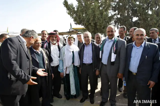 Palestinian prime minister Salam Fayyad during an inspecting visit in Tobas governorate on Nov 22, 2009. Photo by Mustafa Abu Dayeh \ pool