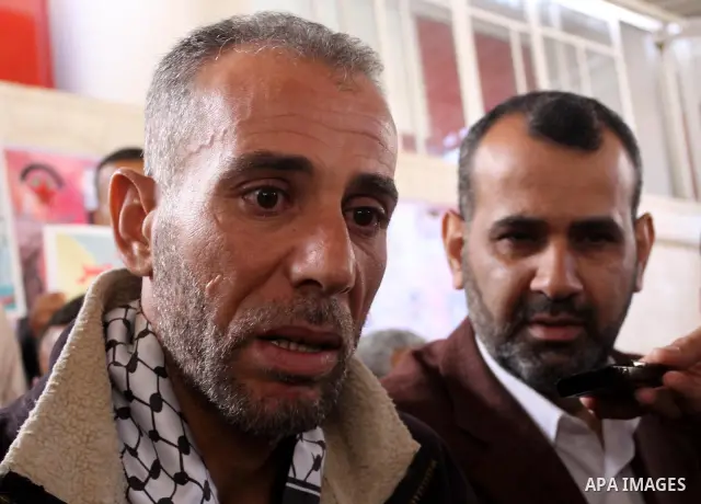 Released Palestinian prisoner Ahmad Sabah is welcomed by Palestinians after his arrival in Gaza City April 22, 2010. According to a Palestinian official in Gaza, Sabah, originally from the West Bank town of Tulkarm, was...