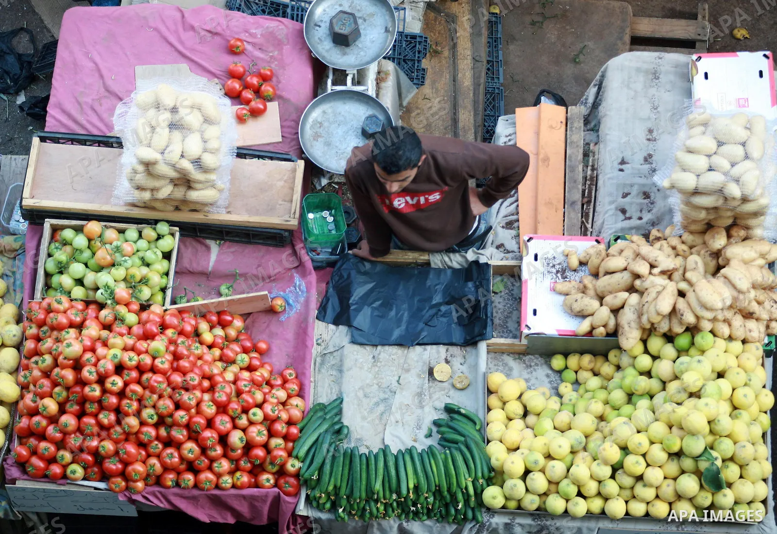 General view of the popular market (Al-Hesbah) in the West Bank city of Ramallah on May 25,2010.. photo by Eyad Jadallah
