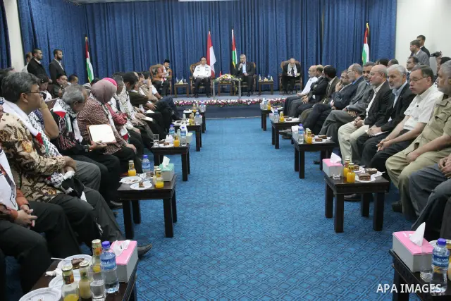 Palestinian Prime Minister in Gaza Strip, Ismail Haneya meets the Indonesian delegation in Gaza, June 29, 2010. Indonesian delegation entered Gaza during a visit to Gaza which has been under the Israeli blockade since Ha...