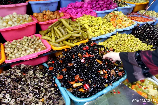 Palestinians shop at a traditional market in preparation for the holy month of Ramadan on August 10,2010. Islam's holy month of Ramadan will begin in 11 August in the Middle East depending on the sighting of the crescent...