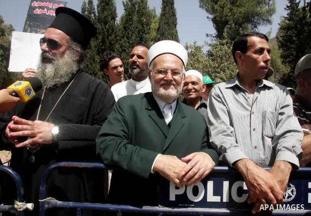 Arab Israelis and Palestinians demonstrate against the building of a Museum of Tolerance on the grounds of a centuries-old Muslim burial site in the center of Jerusalem on August 18, 2010. Photo by Mahfouz Abu Turk