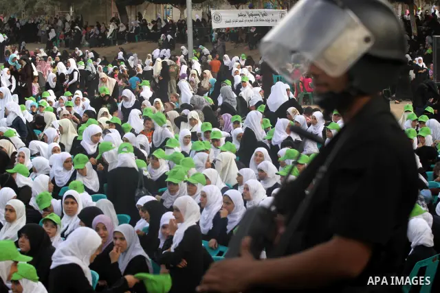 Palestinians attend a celebration organized by Awqaf Ministry to graduate 13 thousand person memorize the holy Quran in Gaza City on Oct 2,2010. Photo by Mohammed Asad