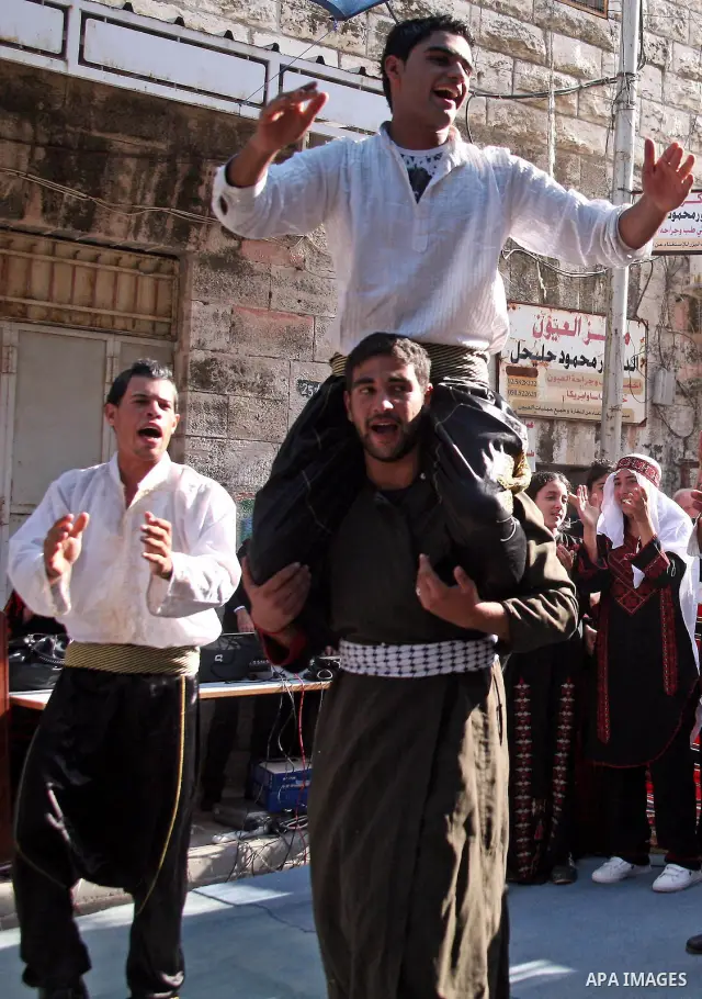Palestinians take part in Palestinian Heritage day festival in the West Bank city of Hebron on October 07,2010. the festival was organized by Hebron rehabilitation committee and this festival is a part of Amar Ya Baladna...