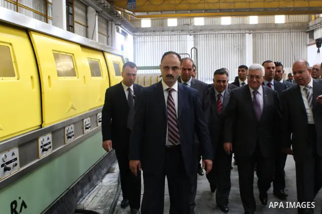 Palestinian President Mahmud Abbas during his visit to Nassar stone factory on 25 October 2010. Photo by Thaer Ganaim