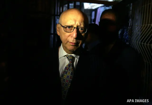 The head of Palestinian Legislative Council (PLC), Aziz al-Dweik , Legislative council members and the European delegation during a tour in the West Bank city of Hebron On Nov 1,2010. Photo by Najeh Hashlamoun