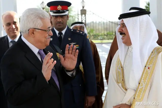 Palestinian President Mahmoud Abbas (Abu Mazen) during his meeting with Emir of Bahrain Hamad bin Isa Al Khalifa, in Bahrain on Nov. 3,2010. Photo by Thaer Ganaim