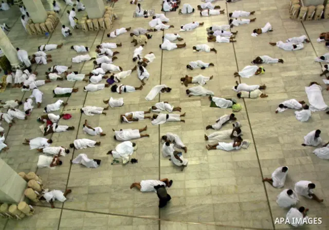 Muslim pilgrims sleep inside the Grand Mosque during the annual Hajj in Mecca, Saudi Arabia, Nov 14, 2010. Some 2.5 million Muslims from more than 160 countries converge annually on the Islamic cities of Mecca and Medina...