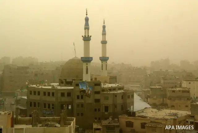 General view to the southern Gaza Strip town of Rafah during cold winds and sand storms on on Dec. 12,2010. Photo by Abed Rahim Khatib
