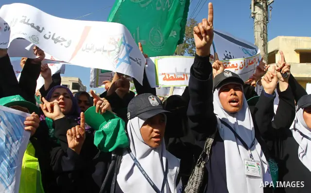 Palestinian Hamas policewomen take part in a protest in Gaza City December 26, 2010, calling for the release of Hamas prisoners from jails in the West Bank controlled by Palestinian President Mahmoud Abbas' security forc...