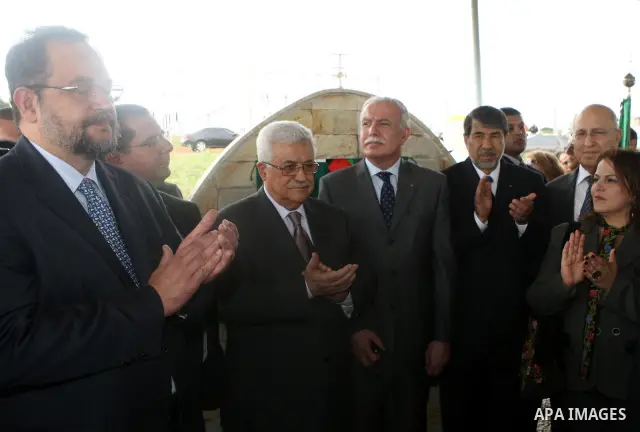 Palestinian President Mahmoud Abbas lays the foundation stone for the building of the Embassy of Palestine in Brazil capital of Brasilia on Dec. 31,2010. Photo by Thaer Ganaim