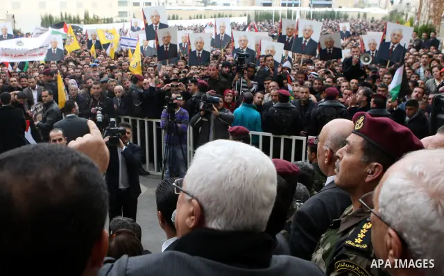 Palestinian President Mahmoud Abbas is welcomed by his supporters upon his arrival from Cairo at the West Bank city of Ramallah January 25, 2011. Abbas got a hero's welcome on Tuesday from thousands of Palestinians who d...
