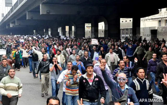 Anti-government protesters demonstrate against president Hosni Mubarak regime in Tahrir, or Liberation Square in Cairo, Egypt, Jan. 28, 2011. Photo by Ahmed Asad