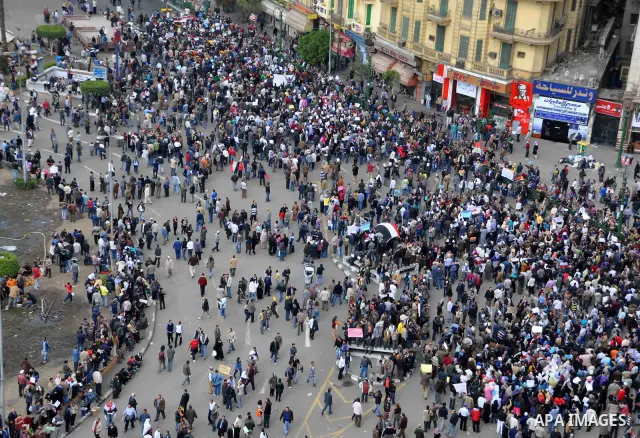 Anti-government protesters demonstrate against president Hosni Mubarak regime in Tahrir, or Liberation Square in Cairo, Egypt, Jan. 31, 2011. Photo by Ahmed Asad