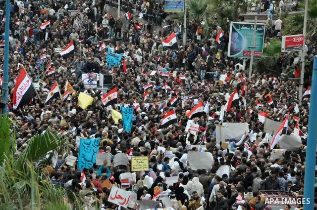 Egyptians take part in demonstration calling for the departure of Egypt's President Hosni Mubarak in Alexandria, Egypt, 04 February 2011. President Hosni Mubarak acknowledged on 03 February 2011 that he is 'very unhappy'...