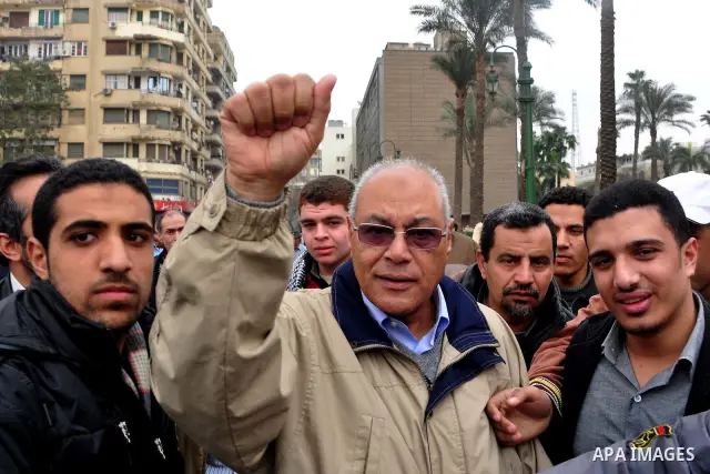 Egyptian anti-Mubarak protesters take part in a protest in Cairo, Egypt, Saturday, Feb. 5, 2011. President Barack Obama said Egypt's Hosni Mubarak should do the statesmanlike thing and make a quick handoff to a more repr...