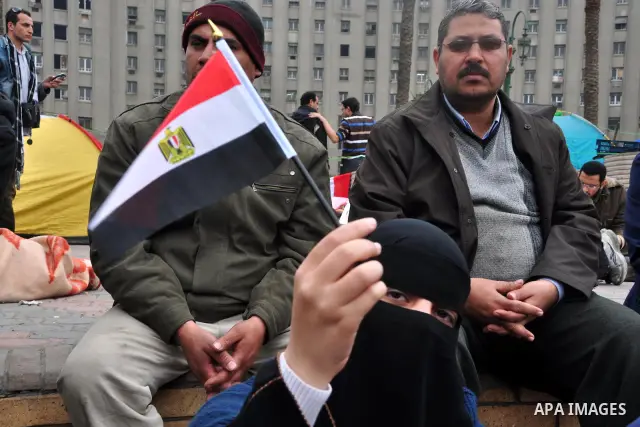Egyptian anti-Mubarak protesters take part in a protest in Cairo, Egypt, Saturday, Feb. 5, 2011. President Barack Obama said Egypt's Hosni Mubarak should do the statesmanlike thing and make a quick handoff to a more repr...