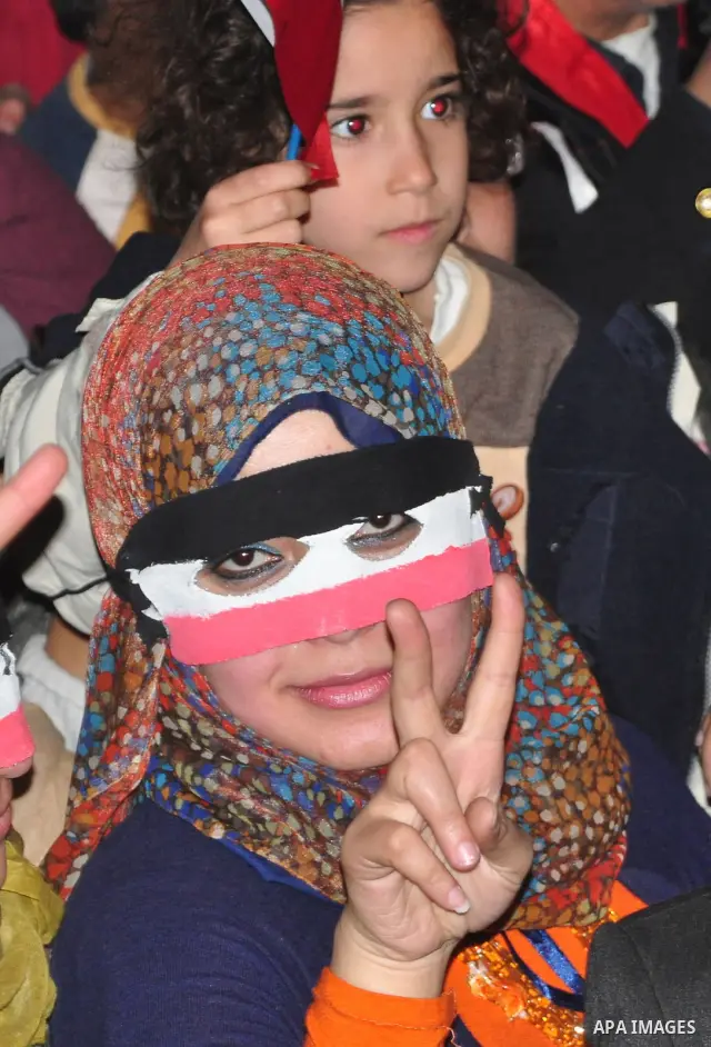 Anti-government protesters react as Egyptian President Hosni Mubarak makes a televised statement to his nation in Tahrir Square in downtown Cairo, Egypt Thursday, Feb. 10, 2011. Photo by Ahmed Asad