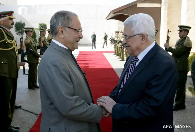 Palestinian President Mahmoud Abbas shakes hands with Jos Ramos-Horta, President of the Democratic Republic of East Timor upon his arrival , in the West Bank city of Ramallah on Feb. 17, 2011. Photo by Thaer Ganaim