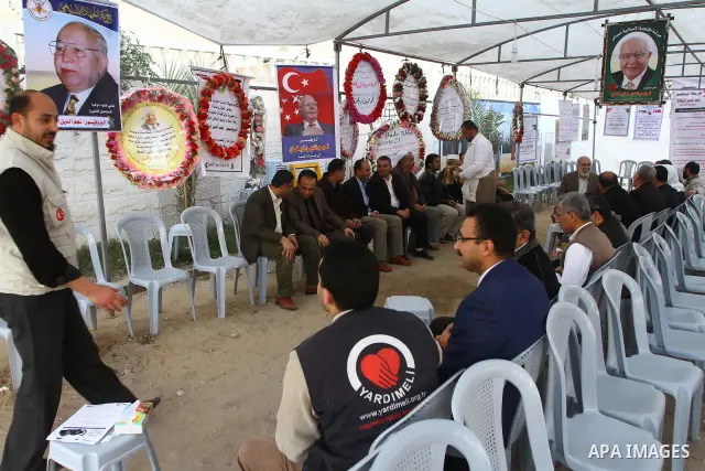Palestinians offer the condolences on the death of the Turkish leader, Necmettin Erbakan in Gaza city on Feb. 28,2011. Photo by Ashraf Amra