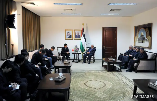 Palestinian President Mahmoud Abbas (Abu Mazen) during his meeting with the Chinese Commerce Minister Chen Deming in the West Bank city of Ramallah on March 1, 2011. Photo by Omar Rashidi