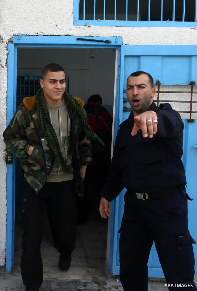Palestinian prisoners are released from Hamas-run jail in Gaza City, March 5, 2011. Hamas released on Saturday 80 prisoners from its jail after a request from Palestinian Legislative Council.. Photo by Ashraf Amra